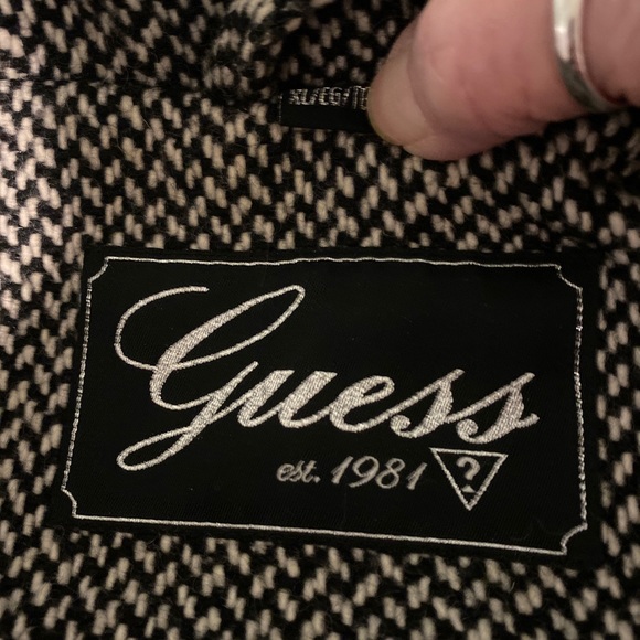 Guess black and white coat . Size XL - Picture 4 of 7
